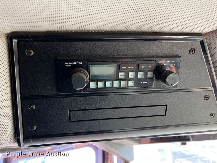 image for item ID9253 1994 Case IH 1688  RWA combine