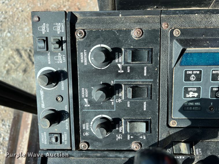 image for item ID9253 1994 Case IH 1688  RWA combine