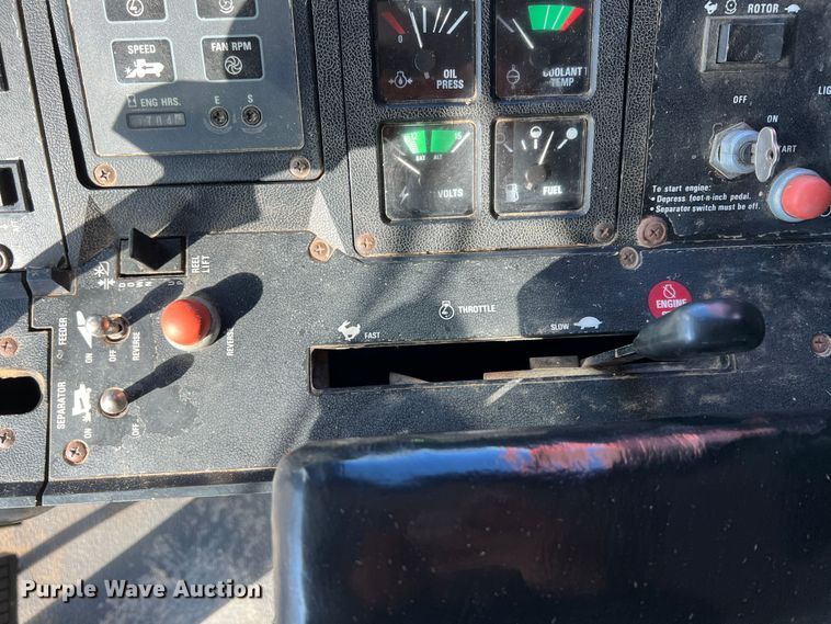 image for item ID9253 1994 Case IH 1688  RWA combine