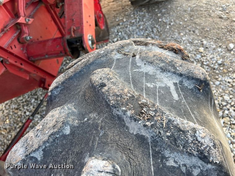 image for item ID9253 1994 Case IH 1688  RWA combine