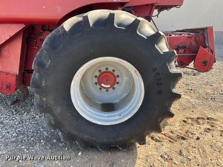 image for item ID9253 1994 Case IH 1688  RWA combine