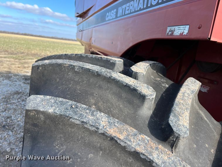 image for item ID9253 1994 Case IH 1688  RWA combine