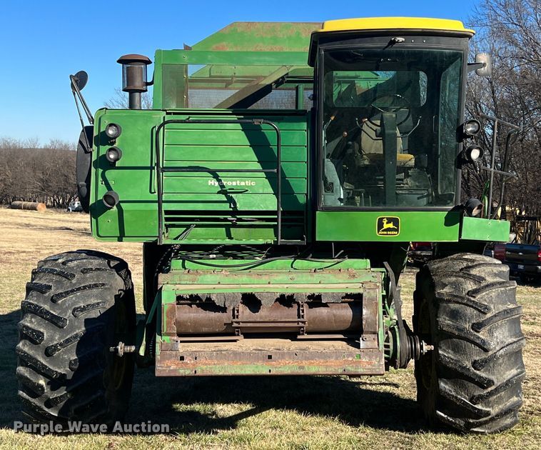 image for item ID9259 1979 John Deere 8820  combine