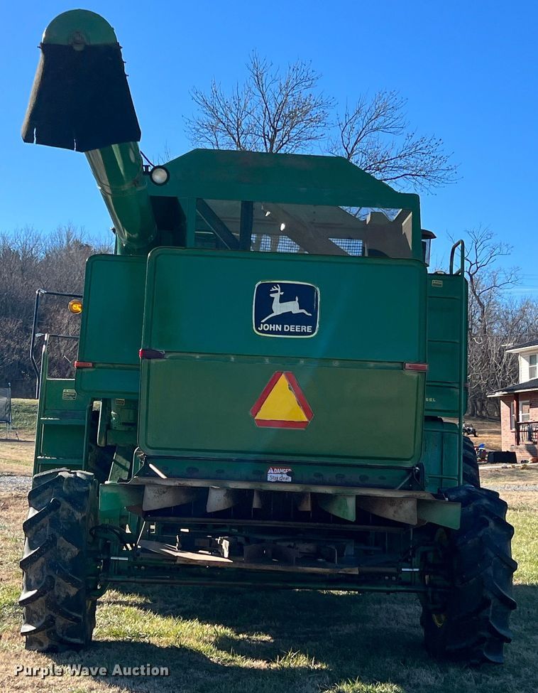 image for item ID9259 1979 John Deere 8820  combine