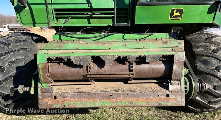 image for item ID9259 1979 John Deere 8820  combine