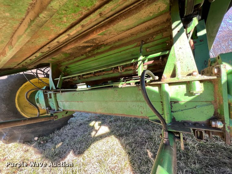 image for item ID9259 1979 John Deere 8820  combine
