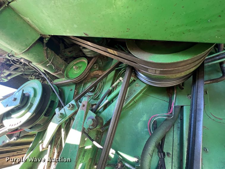 image for item ID9259 1979 John Deere 8820  combine