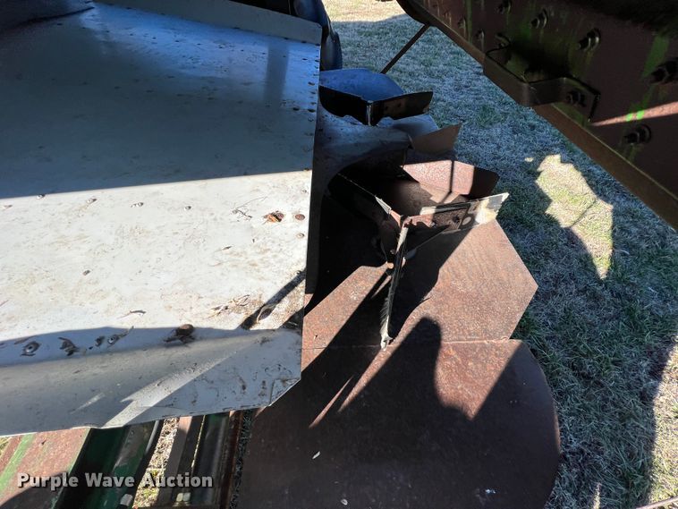 image for item ID9259 1979 John Deere 8820  combine