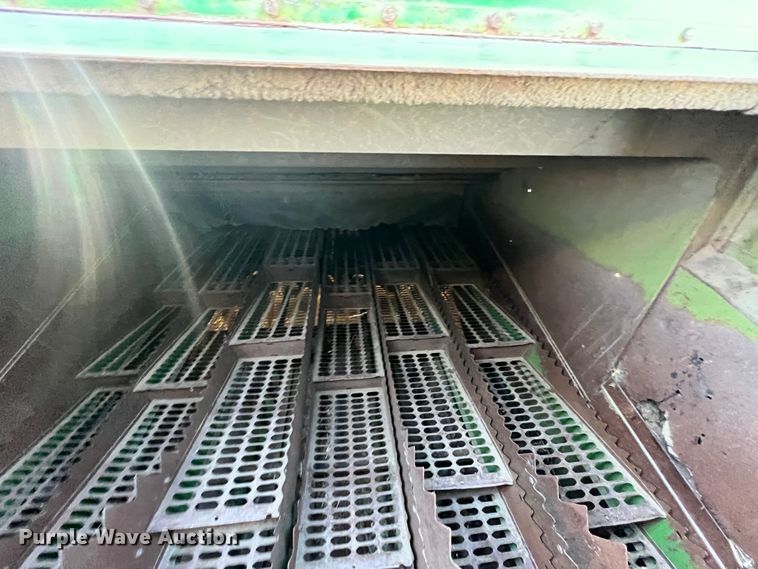 image for item ID9259 1979 John Deere 8820  combine