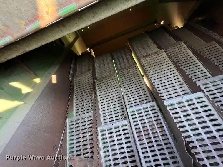 image for item ID9259 1979 John Deere 8820  combine