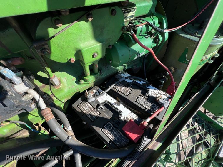 image for item ID9259 1979 John Deere 8820  combine