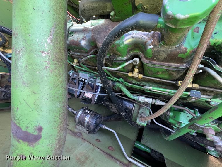 image for item ID9259 1979 John Deere 8820  combine
