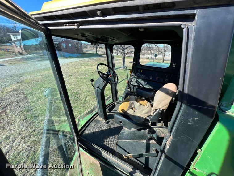 image for item ID9259 1979 John Deere 8820  combine