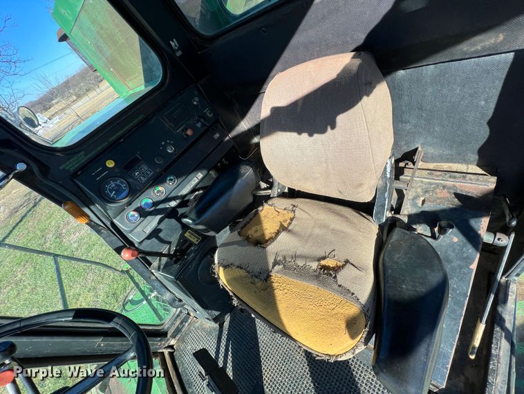 image for item ID9259 1979 John Deere 8820  combine