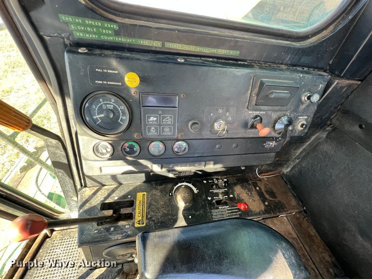 image for item ID9259 1979 John Deere 8820  combine