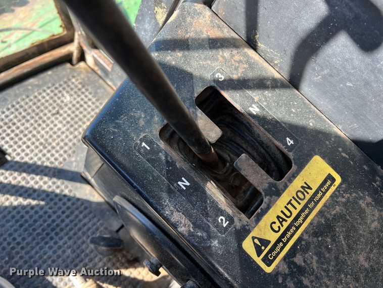 image for item ID9259 1979 John Deere 8820  combine