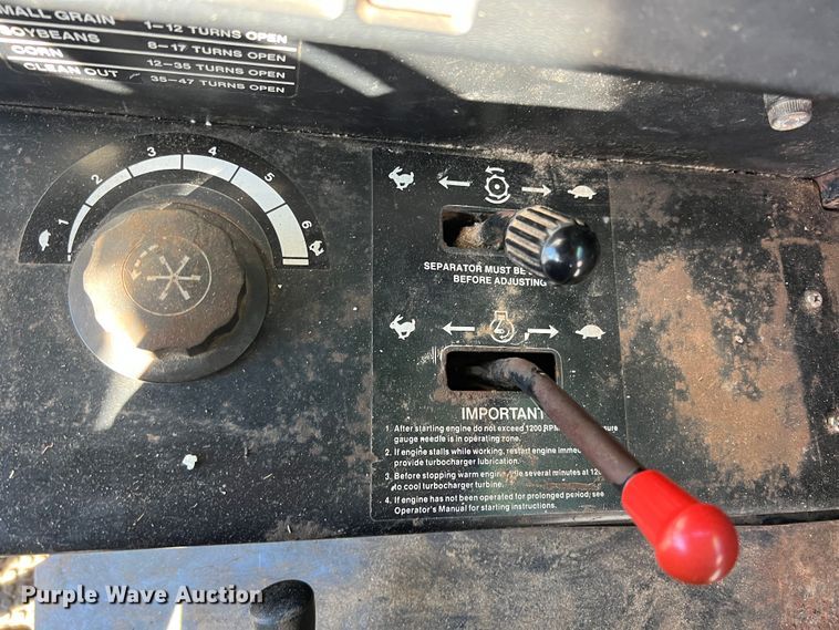 image for item ID9259 1979 John Deere 8820  combine