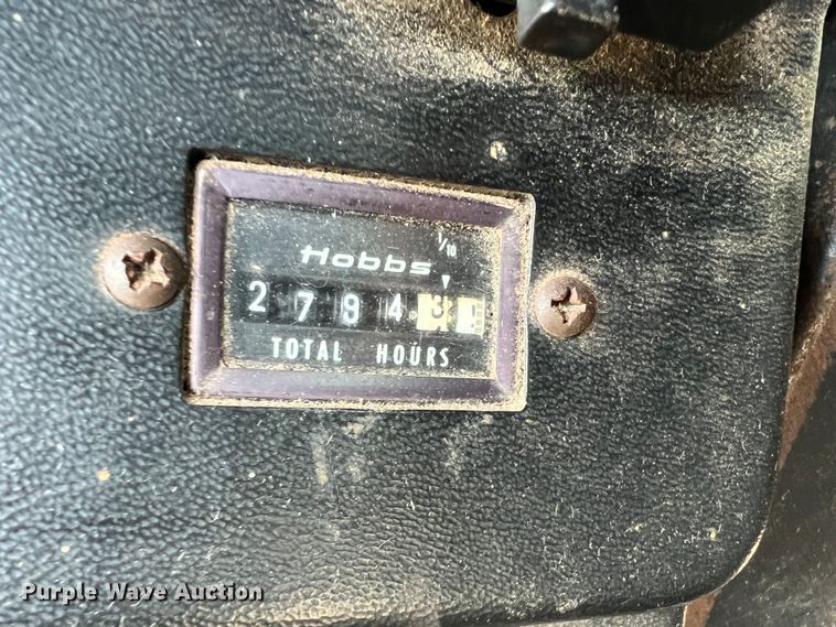 image for item ID9259 1979 John Deere 8820  combine