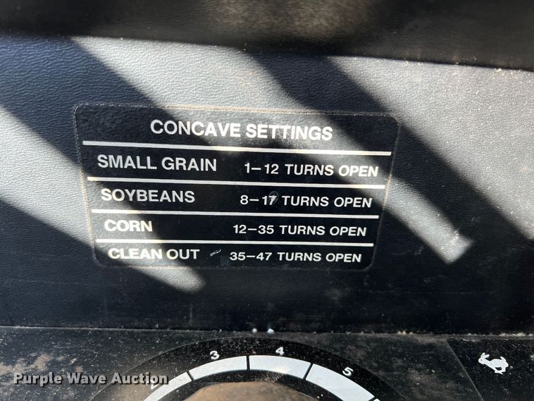 image for item ID9259 1979 John Deere 8820  combine