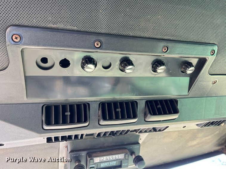 image for item ID9259 1979 John Deere 8820  combine