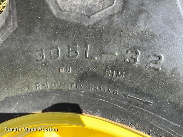 image for item ID9259 1979 John Deere 8820  combine