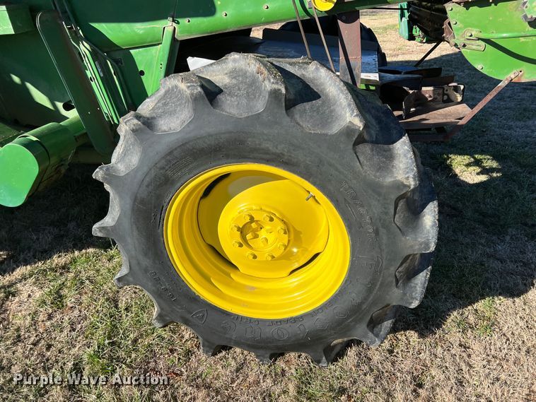 image for item ID9259 1979 John Deere 8820  combine