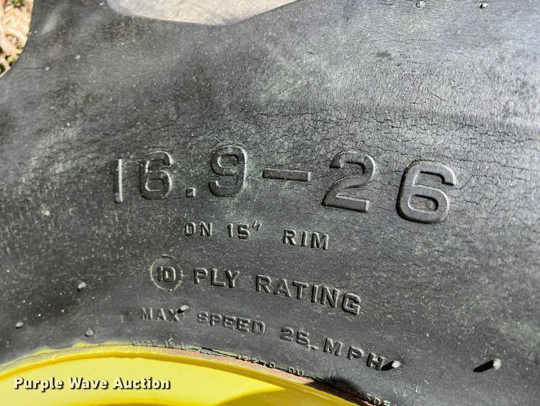 image for item ID9259 1979 John Deere 8820  combine