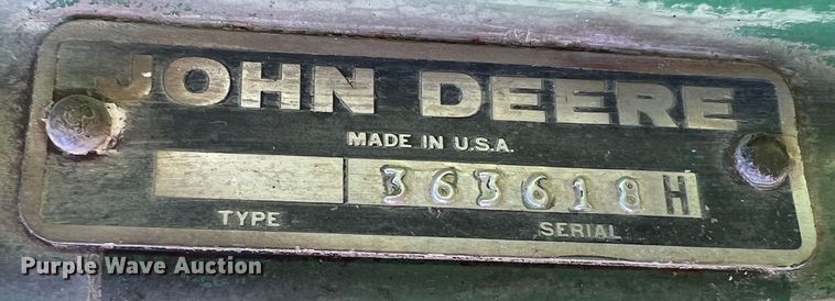 image for item ID9259 1979 John Deere 8820  combine