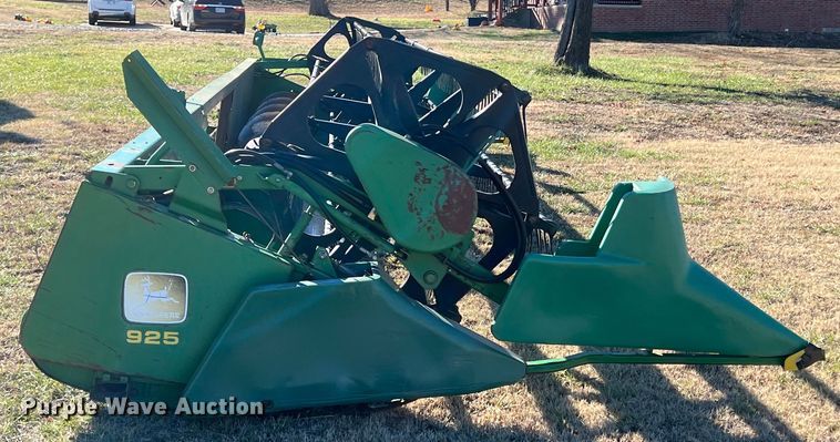 image for item ID9260 1998 John Deere 925  flex head