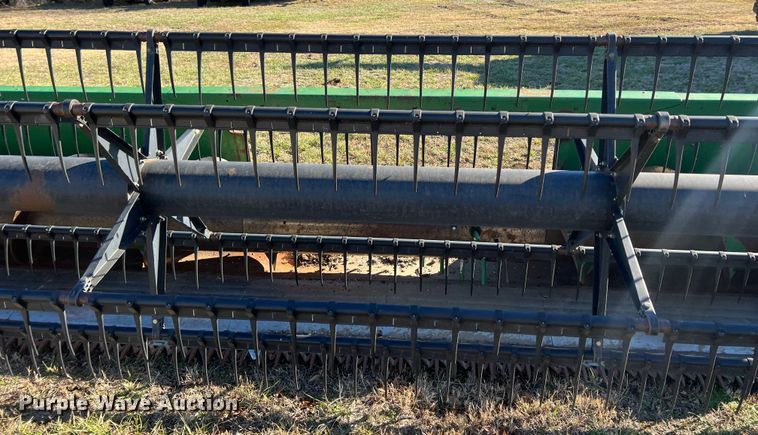 image for item ID9260 1998 John Deere 925  flex head