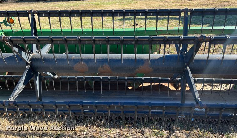 image for item ID9260 1998 John Deere 925  flex head