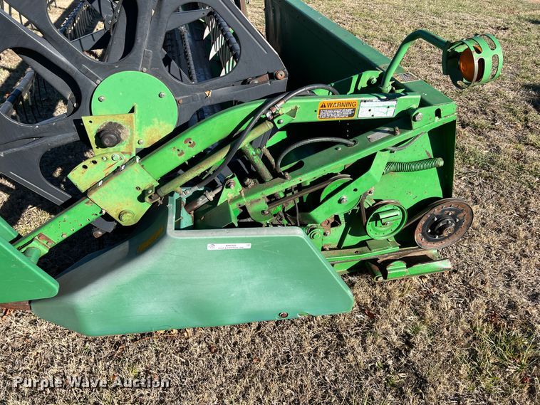 image for item ID9260 1998 John Deere 925  flex head