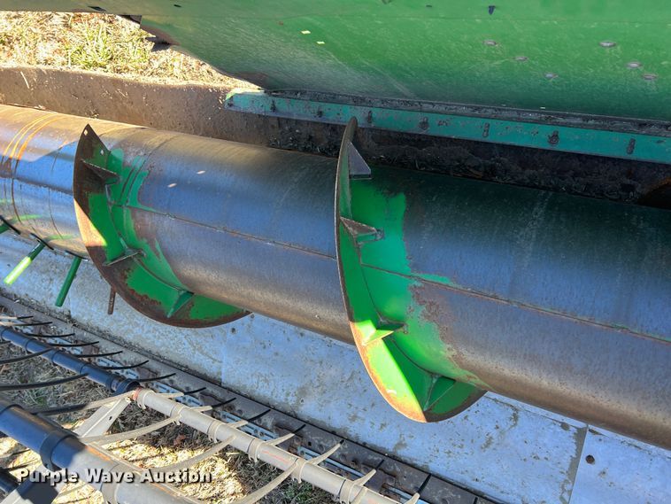 image for item ID9260 1998 John Deere 925  flex head