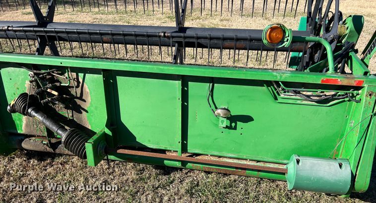 image for item ID9260 1998 John Deere 925  flex head