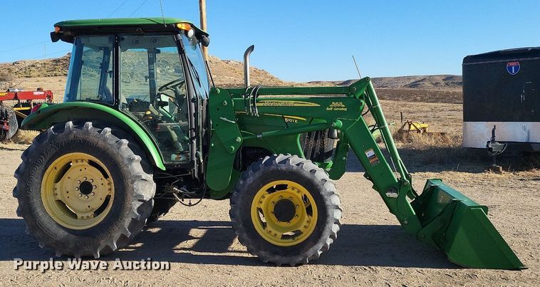 image for item IU9902 2010 John Deere 5101E  MFWD tractor