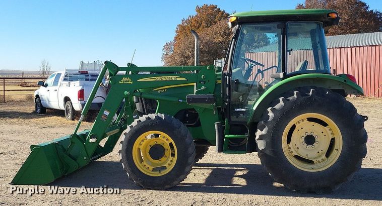 image for item IU9902 2010 John Deere 5101E  MFWD tractor