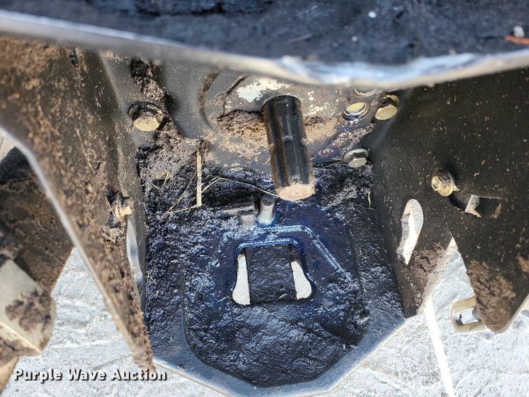 image for item IU9902 2010 John Deere 5101E  MFWD tractor