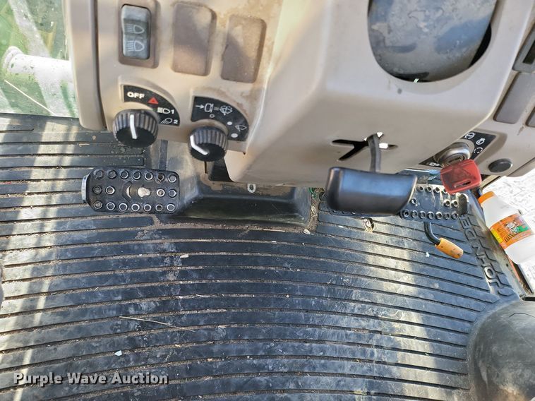 image for item IU9902 2010 John Deere 5101E  MFWD tractor