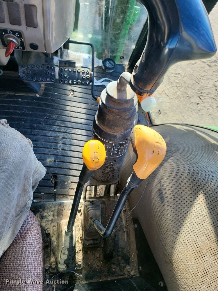 image for item IU9902 2010 John Deere 5101E  MFWD tractor