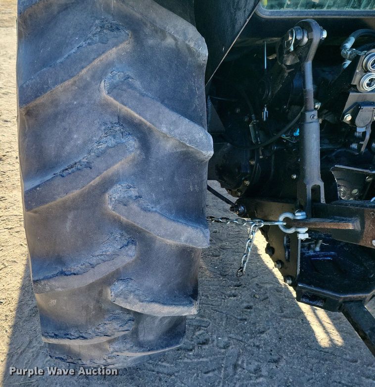 image for item IU9902 2010 John Deere 5101E  MFWD tractor