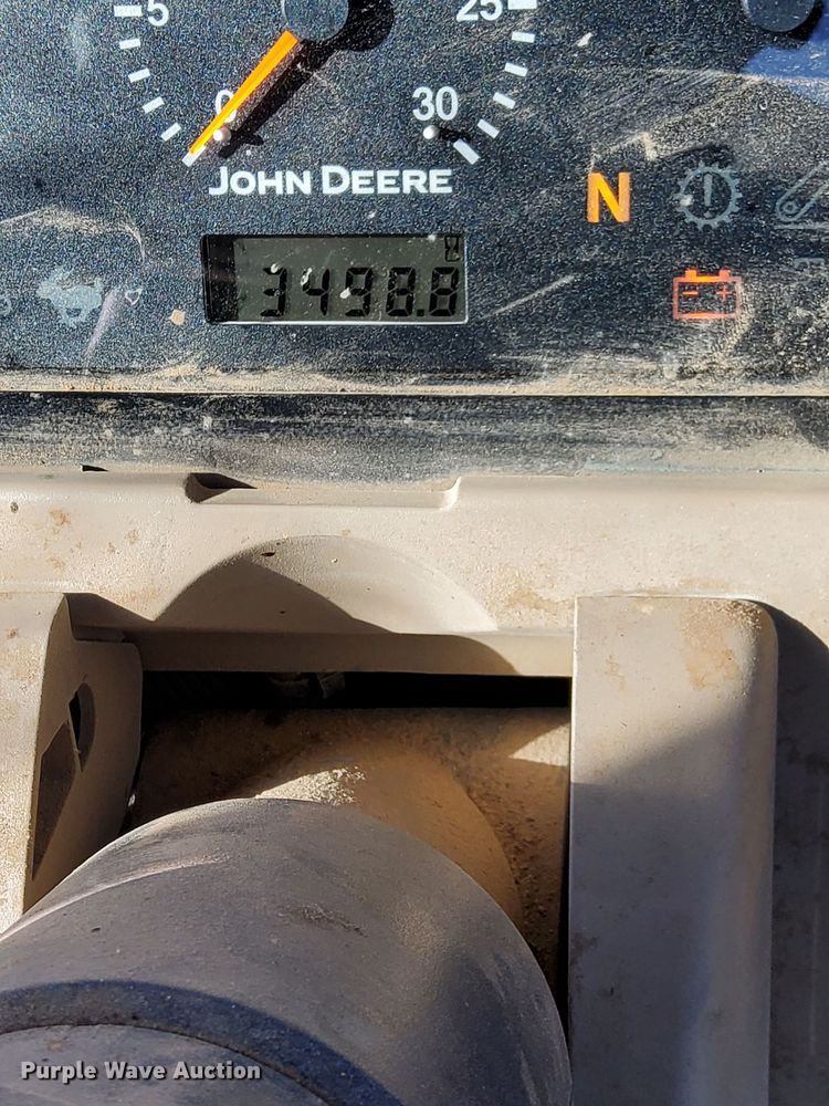 image for item IU9902 2010 John Deere 5101E  MFWD tractor