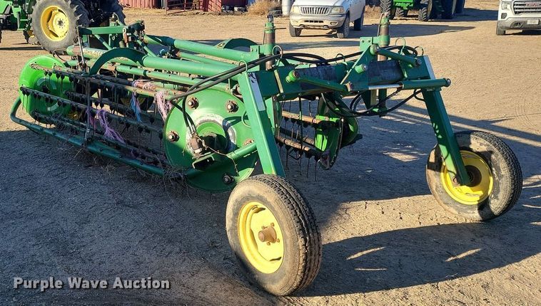 image for item IU9904 John Deere 705  hay rake