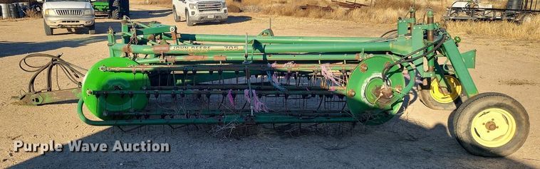 image for item IU9904 John Deere 705  hay rake