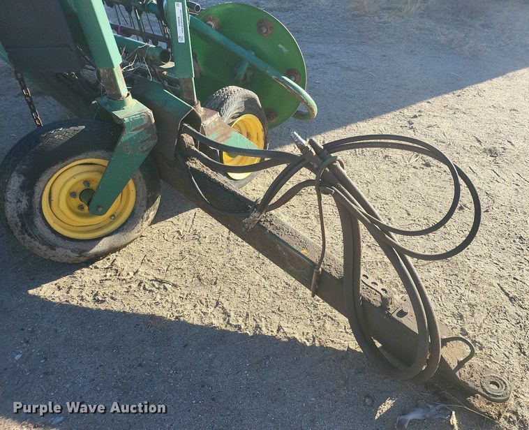 image for item IU9904 John Deere 705  hay rake