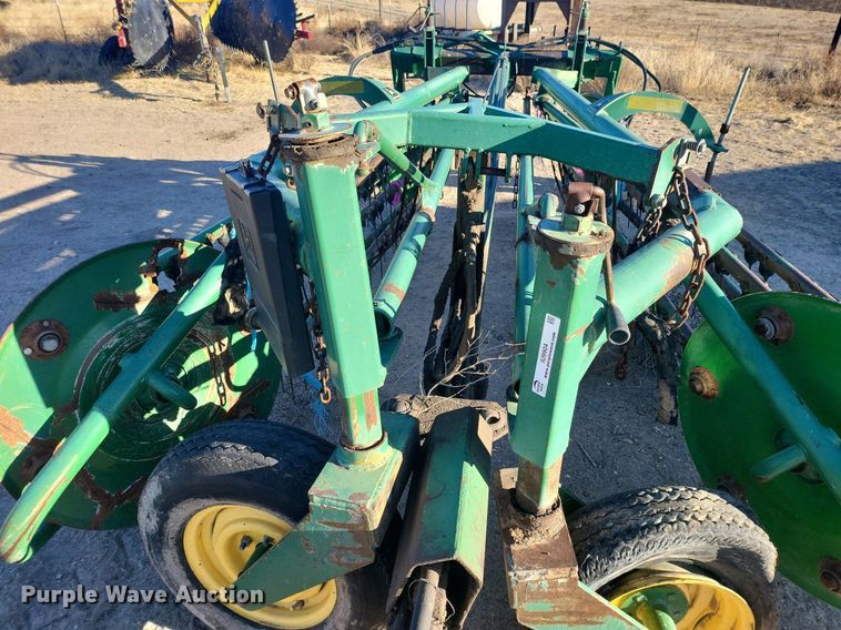 image for item IU9904 John Deere 705  hay rake