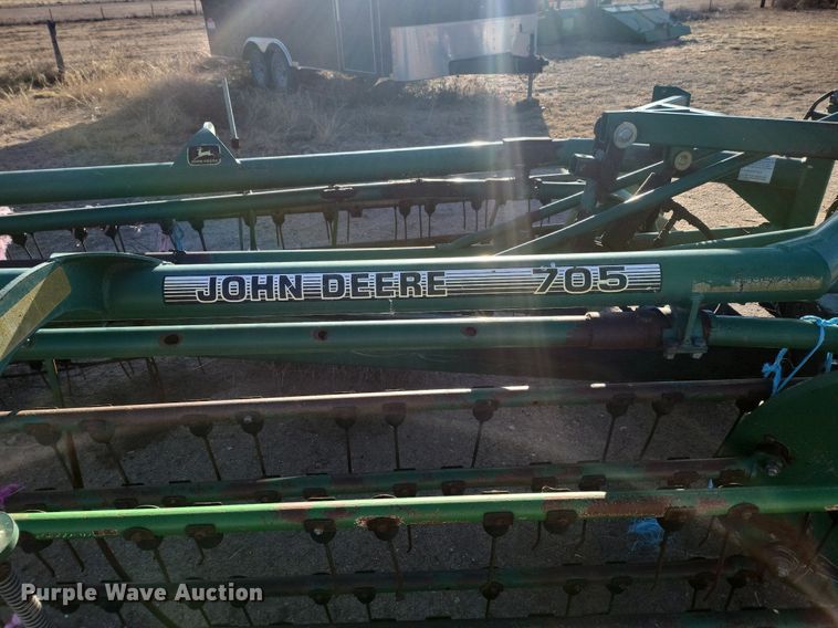 image for item IU9904 John Deere 705  hay rake