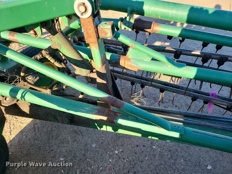 image for item IU9904 John Deere 705  hay rake