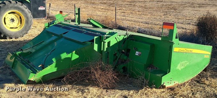 image for item IU9905 2011 John Deere 995  windrower disc head