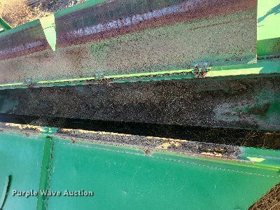 image for item IU9905 2011 John Deere 995  windrower disc head