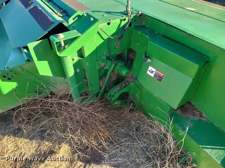 image for item IU9905 2011 John Deere 995  windrower disc head